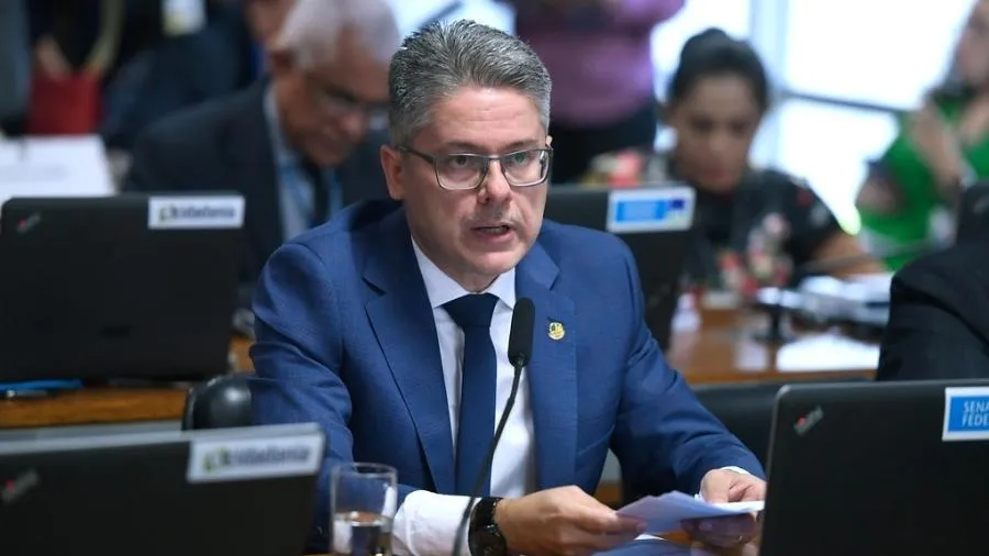 Por unanimidade, CCJ do Senado rejeita PEC da Blindagem