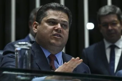 Davi Alcolumbre arquiva PEC da Blindagem após rejeição da CCJ