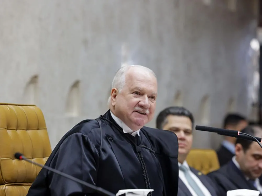 STF não deixará de julgar leis que afrontam a Constituição, diz Fachin
