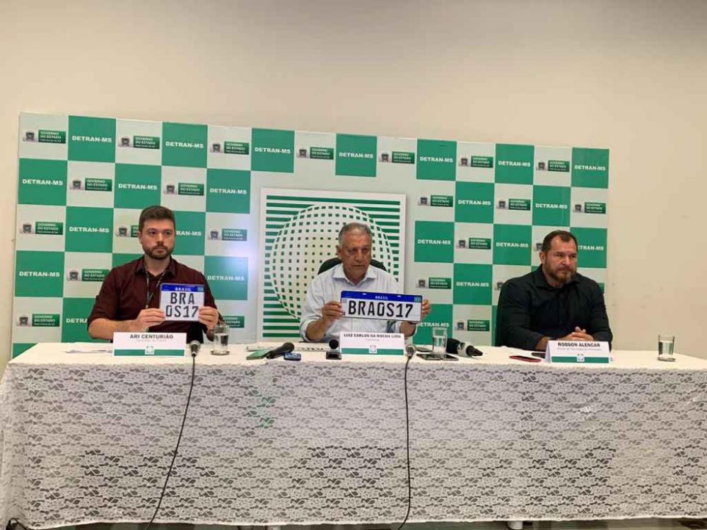 Placa Mercosul: Emplacamento será feito apenas em credenciadas a partir de fevereiro