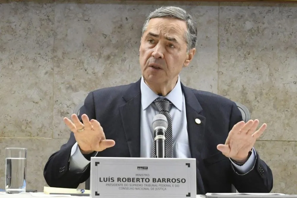 Barroso sugere aposentadoria antecipada no STF: “é preciso saber a hora de sair”