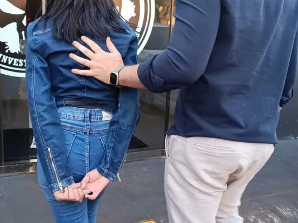 Jovem é presa por ofensas a delegada de MS nas redes sociais
