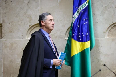Barroso anuncia que vai deixar cargo de ministro do STF