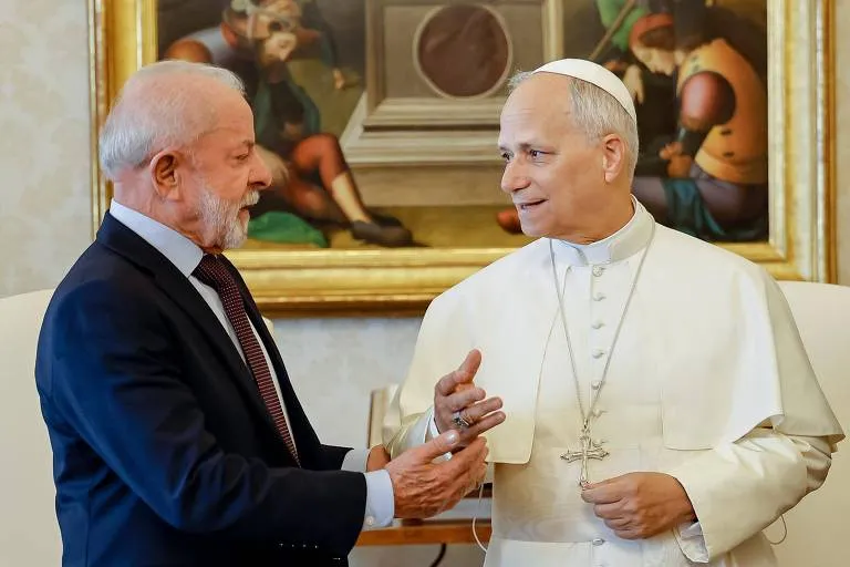 Lula se reúne com o papa Leão XIV no Vaticano e convida líder católico para a COP30 em Belém