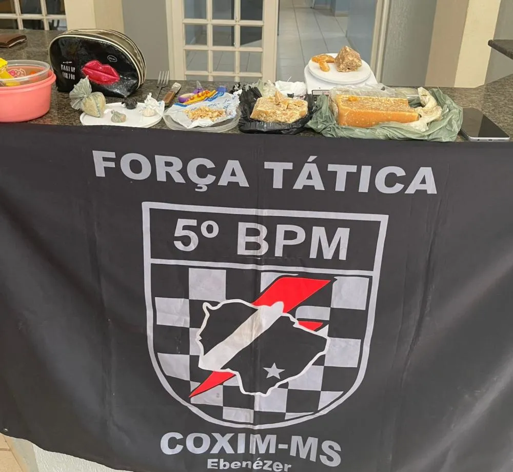 Polícia Militar fecha ponto de distribuição de drogas e apreende mais de 1kg de cocaína em Coxim