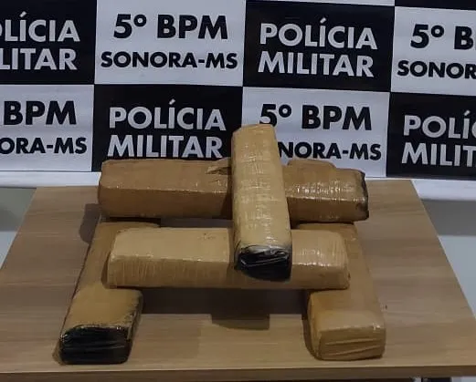 Polícia Militar intercepta veículo e prende homem de 41 anos por tráfico de drogas em Sonora