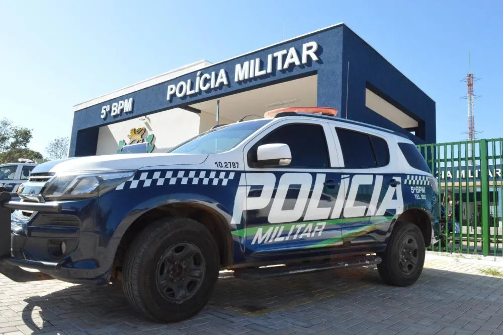 Polícia Militar prende homem por descumprir medida protetiva e com mandado de prisão em Coxim
