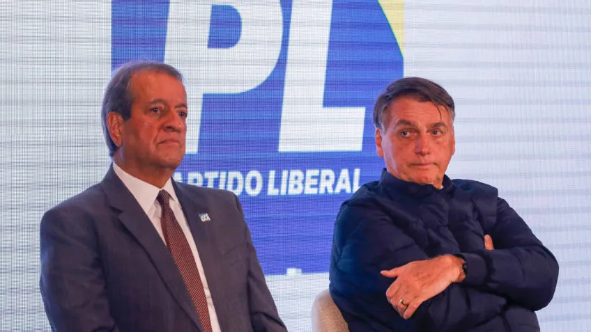 Moraes proíbe visita de presidente do PL a Bolsonaro
