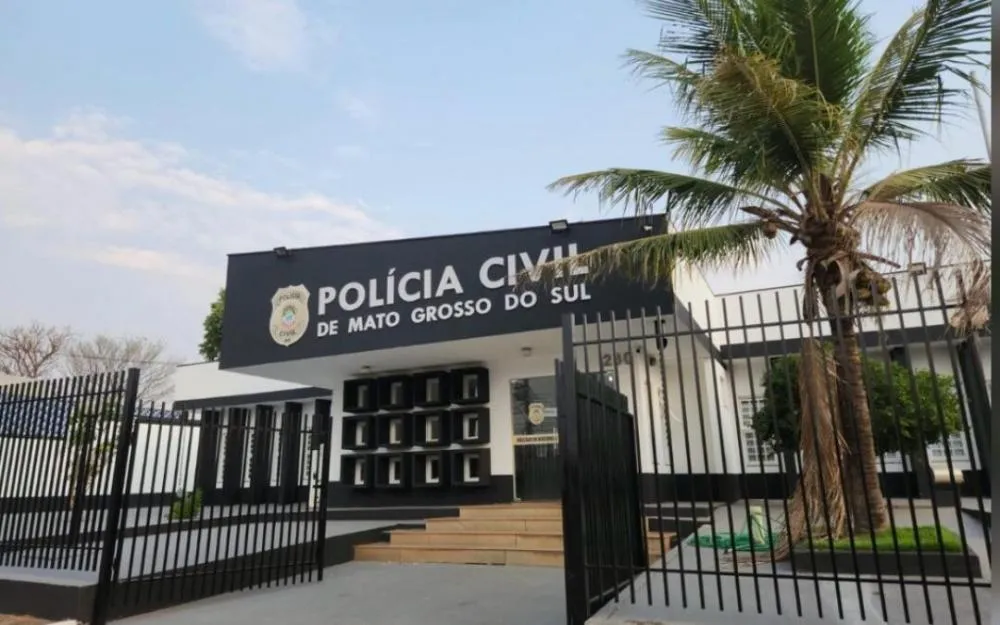 Mulher é levada à delegacia após desacatar e ameaçar médico em posto de saúde de Coxim