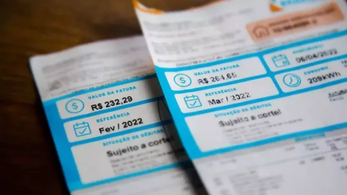 Contas de luz seguem com bandeira vermelha em novembro, anuncia Aneel