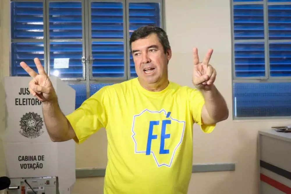 Eleições 2026: pesquisa indica vitória de Eduardo Riedel no 1º turno em MS