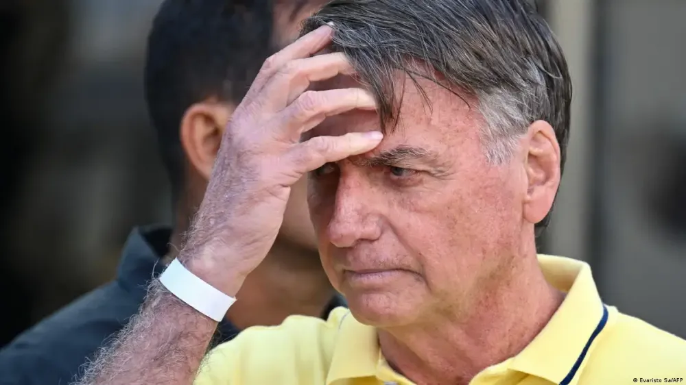 Moraes: defesa de Bolsonaro usou exames velhos para pedir cirurgia