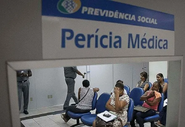 Fila do INSS bate recorde histórico e chega a quase 3 milhões de pedidos