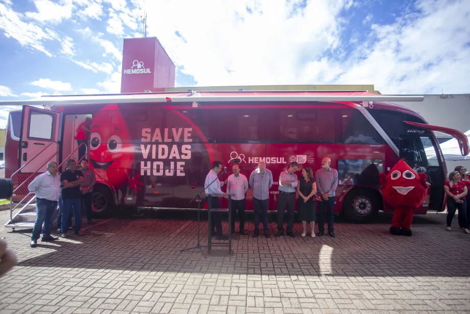 Ônibus do Hemosul irá percorrer os 79 municípios de MS para reforçar doações de sangue