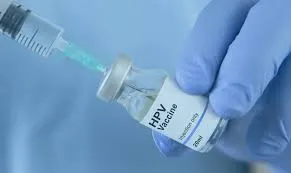 Vacina contra HPV agora também previne câncer de garganta, decide Anvisa