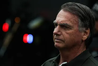 MPF arquiva mais uma investigação contra Bolsonaro por genocídio na pandemia e corrupção