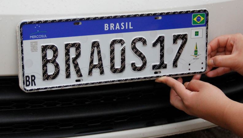 Placa Mercosul vai custar até R$ 300 em MS