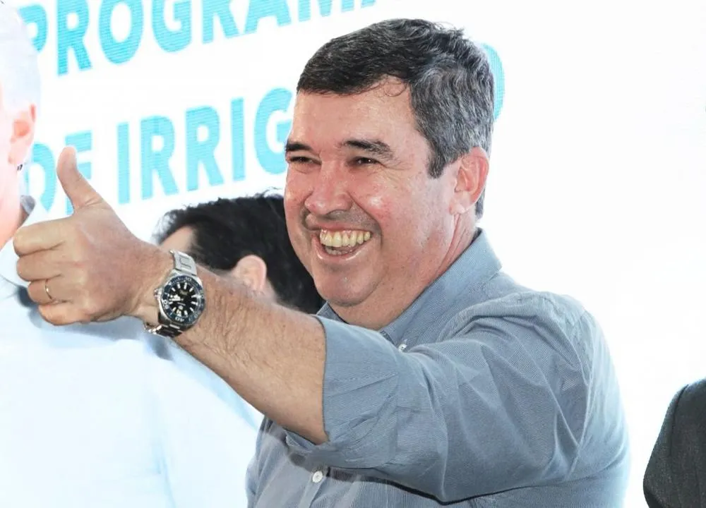 Pesquisa aponta liderança ampla de Eduardo Riedel na disputa pelo governo de MS