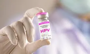 Apenas metade dos adolescentes brasileiros está vacinada contra HPV, aponta IBGE