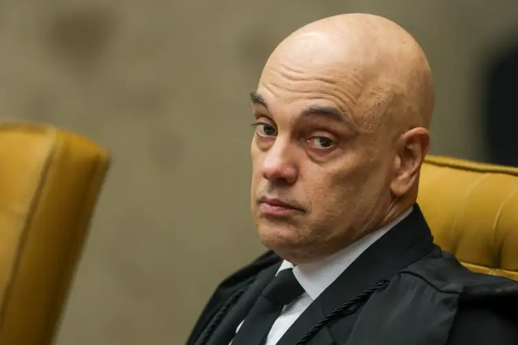 Moraes nega ter viajado em aviões ligados a Daniel Vorcaro