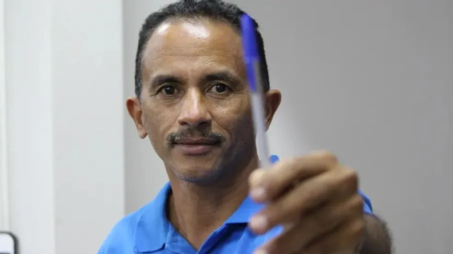 Dono do hit ‘Caneta Azul’ anuncia que irá disputar vaga para deputado em SP