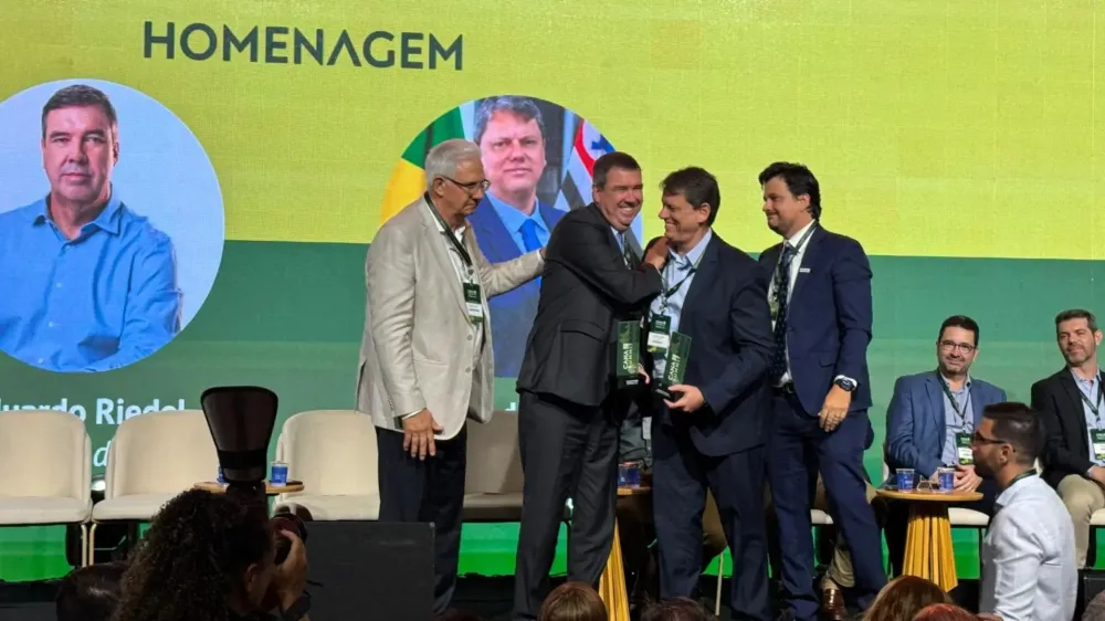 Ao lado de Tarcísio, Riedel diz que MS tem papel estratégico para setor sucroenergético