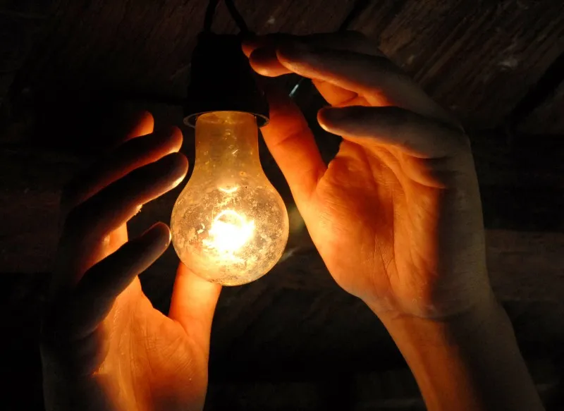 Após período de estabilidade, conta de luz volta a ter cobrança extra