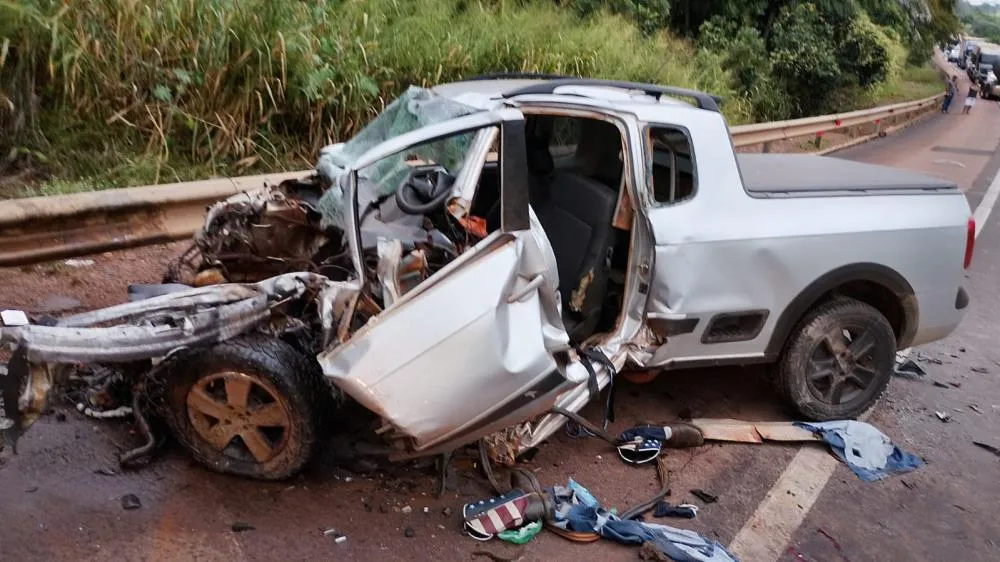 Jovem de Rio Verde morre em colisão violenta após tentativa de ultrapassagem na BR-163