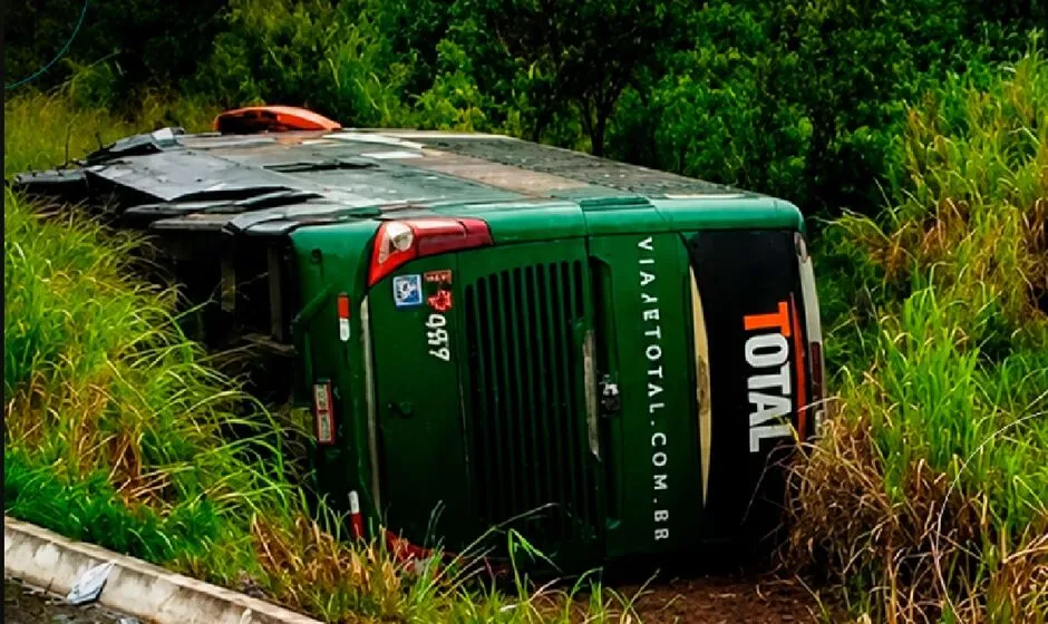 Acidente entre ônibus e carro deixa dois mortos e feridos na BR-060 entre Camapuã e o Posto São Pedro