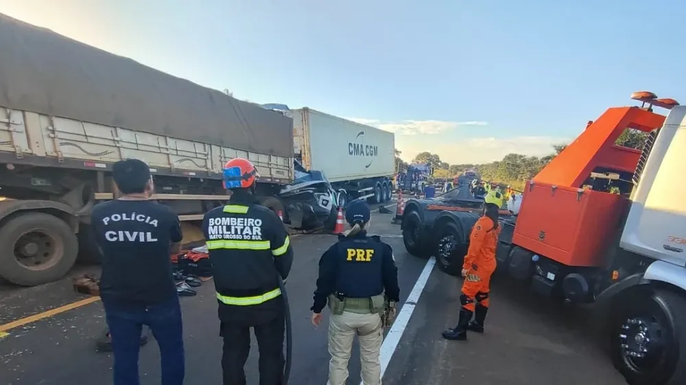 Irmão de ex-prefeito de Sonora e esposa estão entre vítimas de grave engavetamento na BR-163