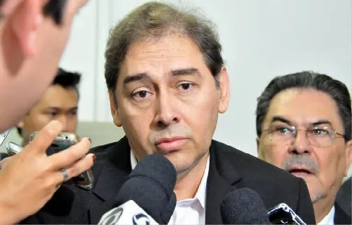 Réu por homicídio, ex-prefeito Alcides Bernal é internado em estado grave na Santa Casa