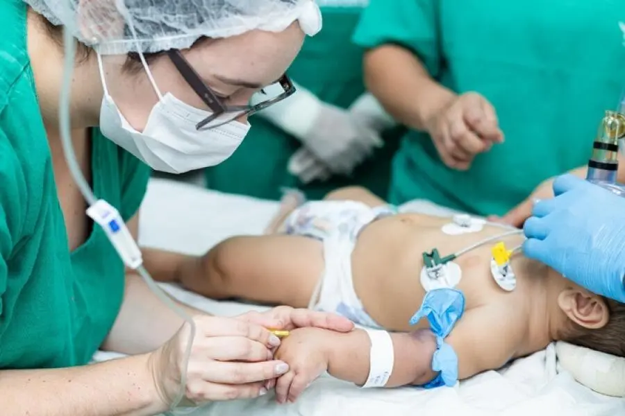 Sem paciência com o choro, homem espanca bebê de dois meses em Rio Verde