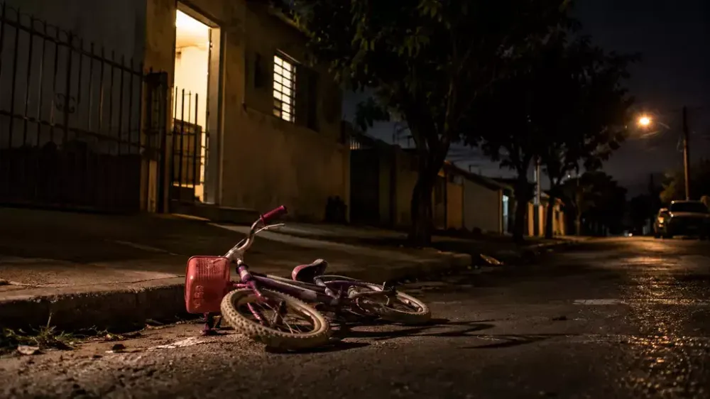 Criança é mantida por 4 horas em imóvel, estuprada e queimada com cigarro