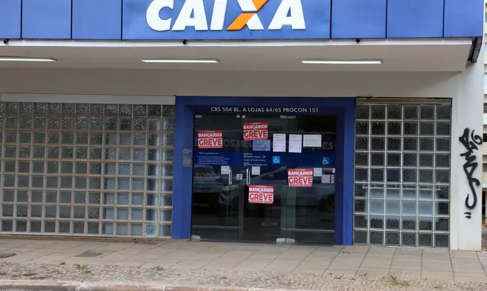 Caixa entra em greve nacional; BB tem paralisação parcial