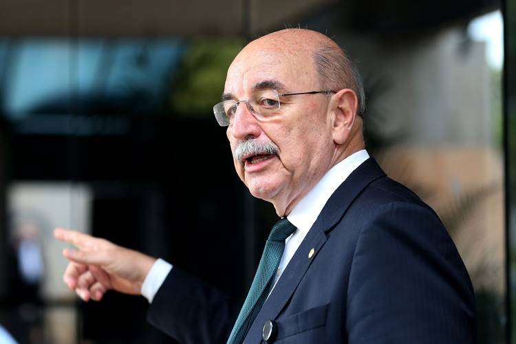 'Maconha não é medicinal', diz ministro Osmar Terra