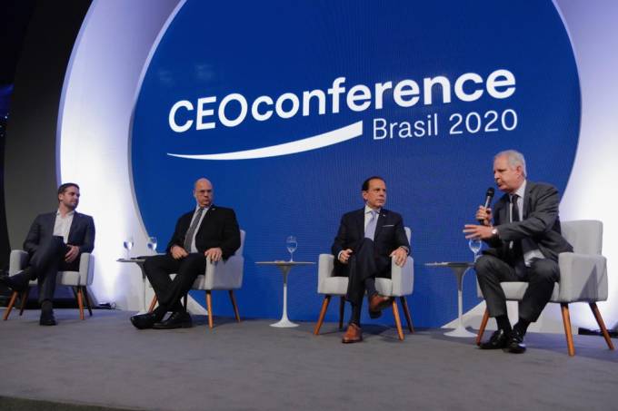“Nunca vi ninguém governar por WhatsApp”, diz Doria, sobre Bolsonaro