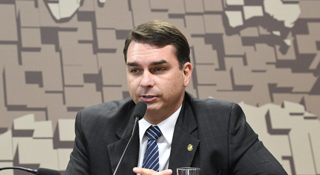 3 partidos apresentam pedido de cassação do mandato de Flávio Bolsonaro